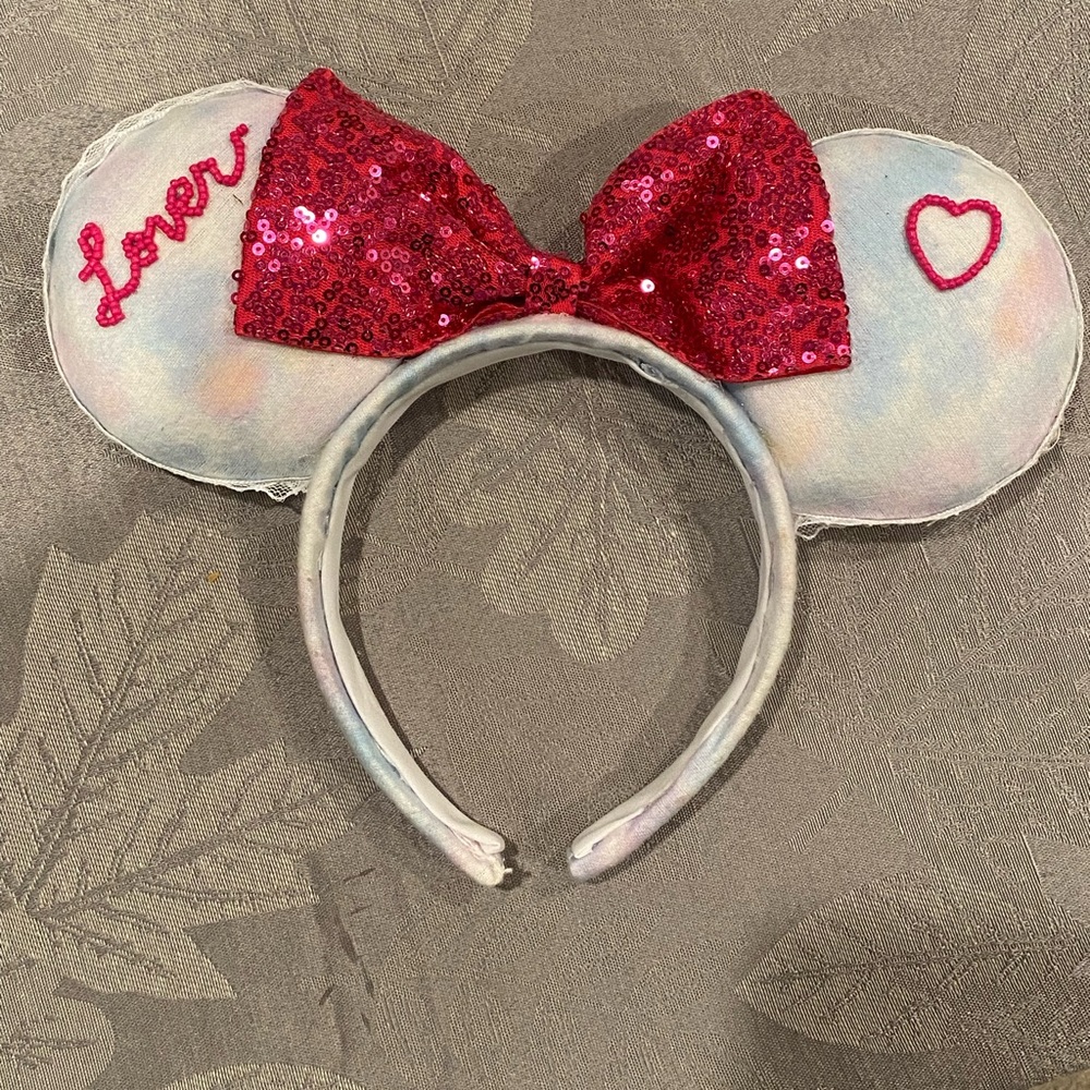 Taylor Swift Disney Ears